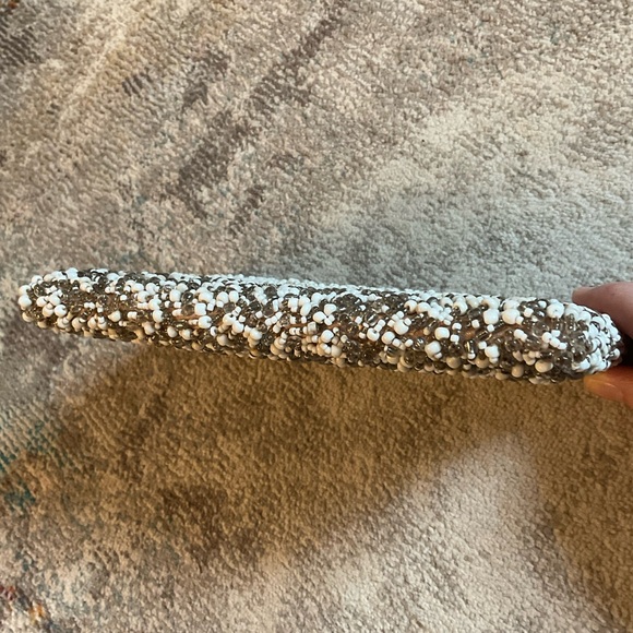 Beaded zippered Pouch - Picture 3 of 13